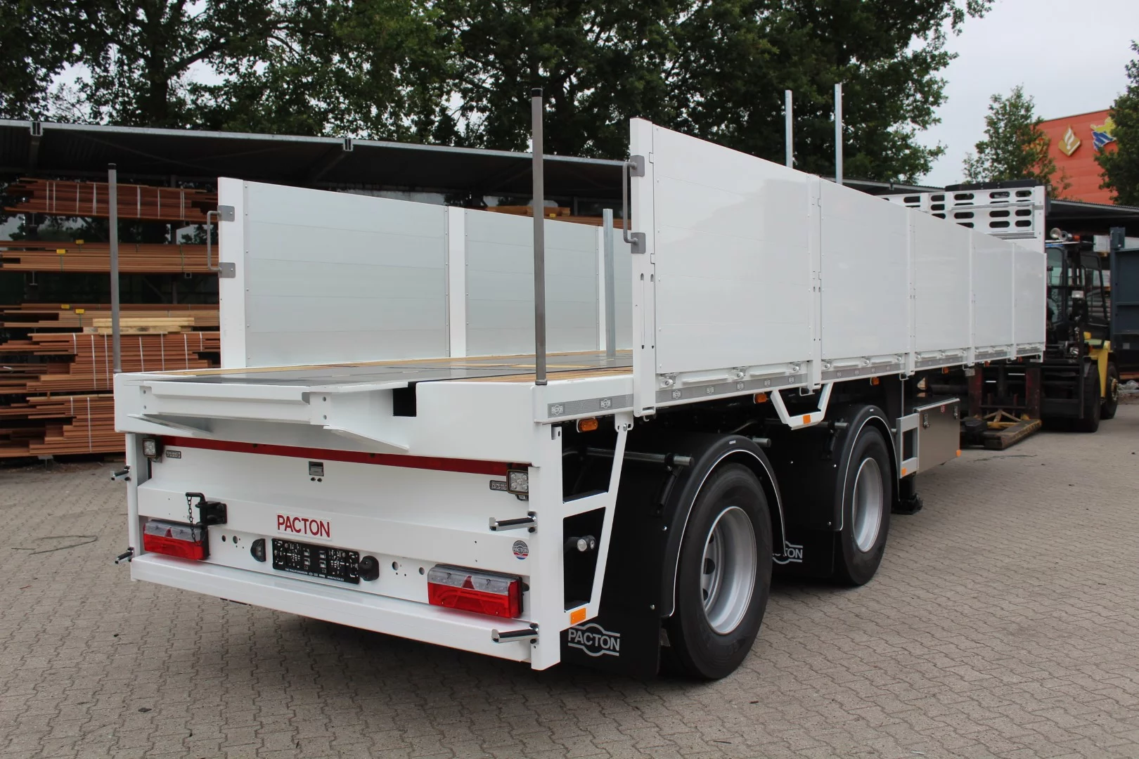 Luyckx and Pacton join forces for package deals