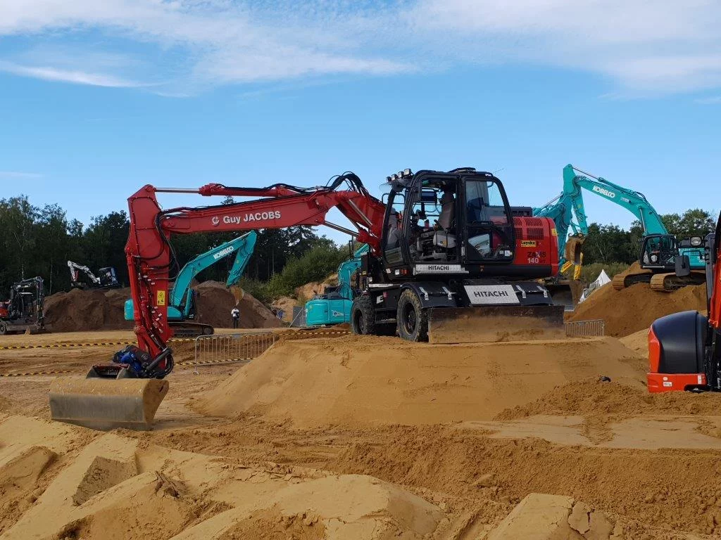 Guy Jacobs in final of the #excavatorhero2021.