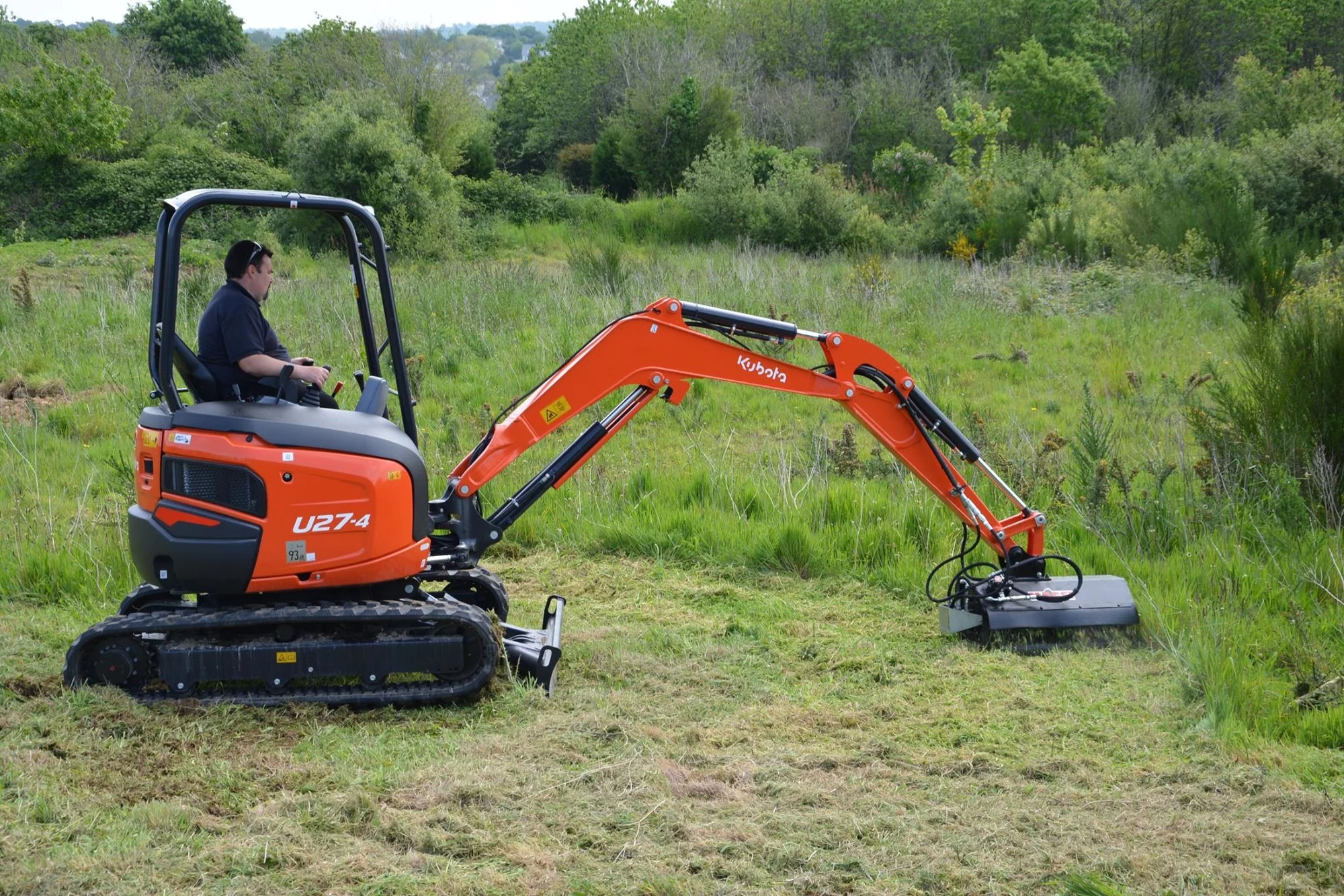 SUMMER SALE: Kubota U27-4 at rock-bottom prices!