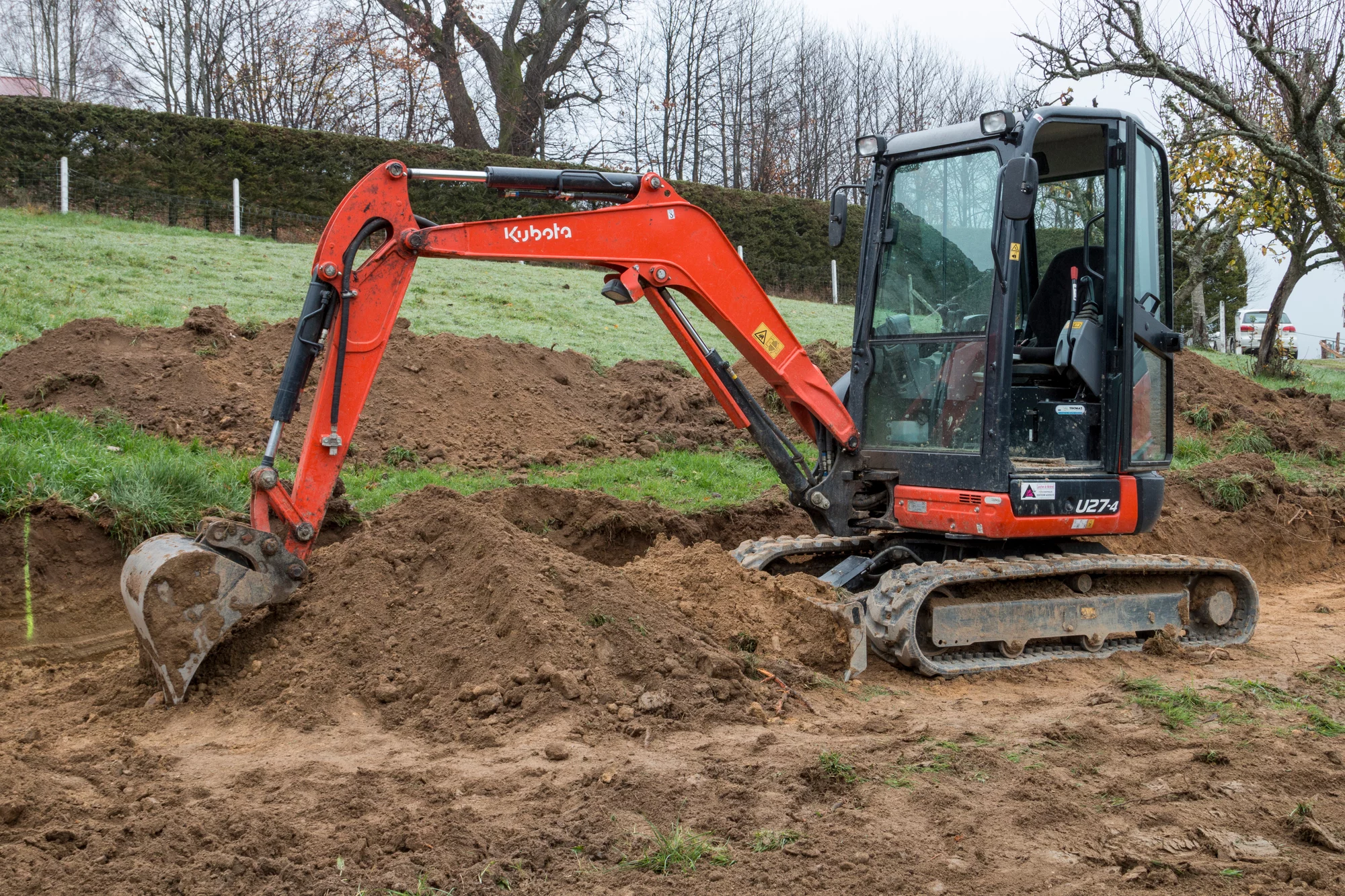 SUMMER SALE: Kubota U27-4 at rock-bottom prices!