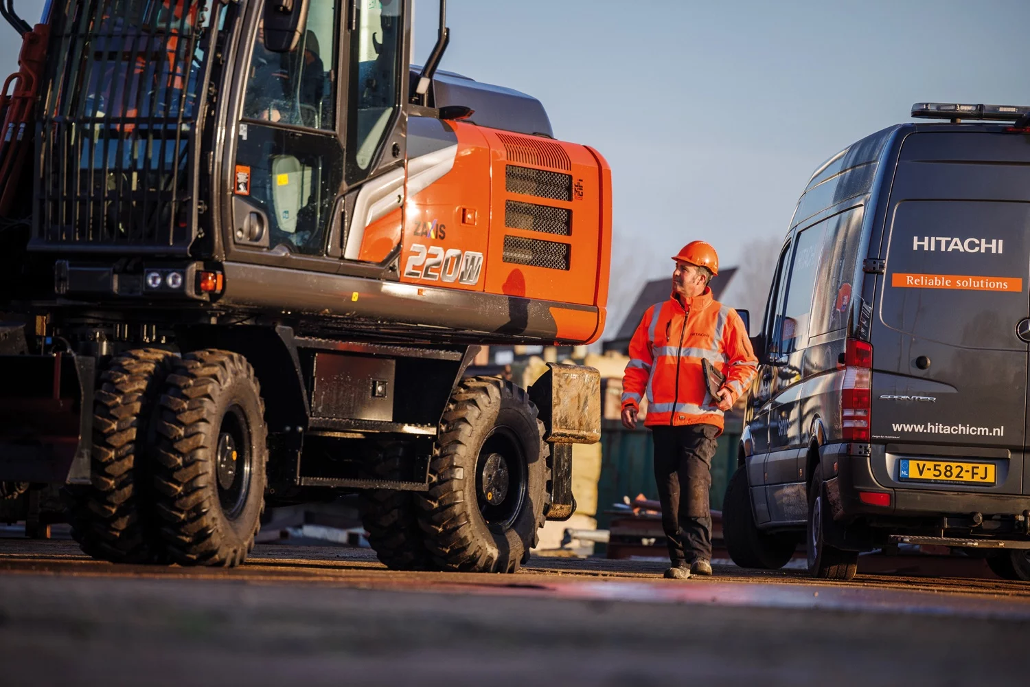 Hitachi launches largest model in Zaxis-7 series: ZX220W-7