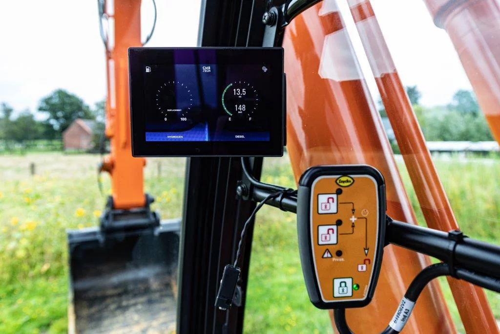 Avant-première Hitachi ZX350LC-7 Dual Fuel