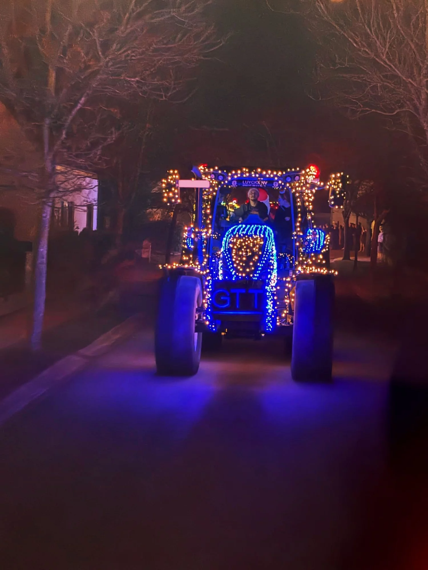 Christmas run in Geel turns blue thanks to New Holland tractors