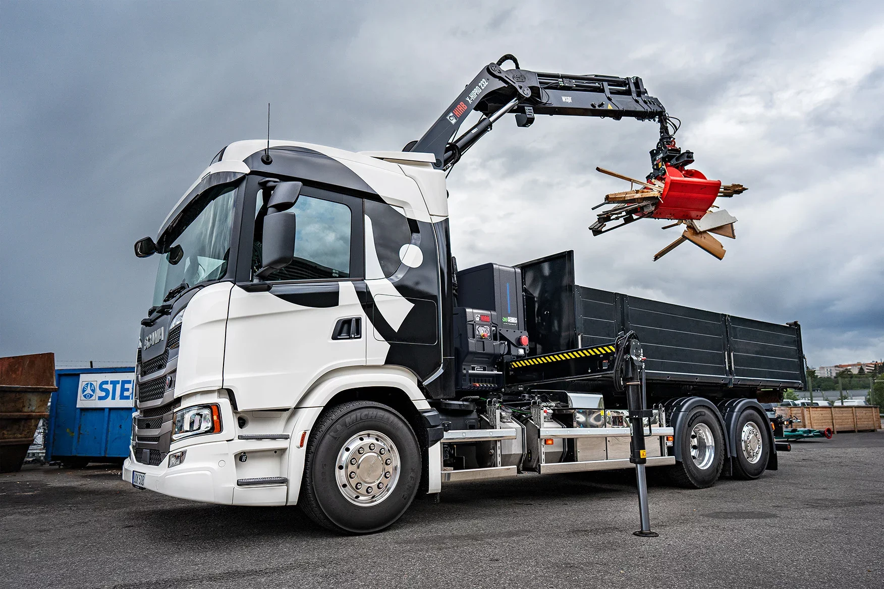 Introducing the new electric hybrid crane series: HIAB wspr