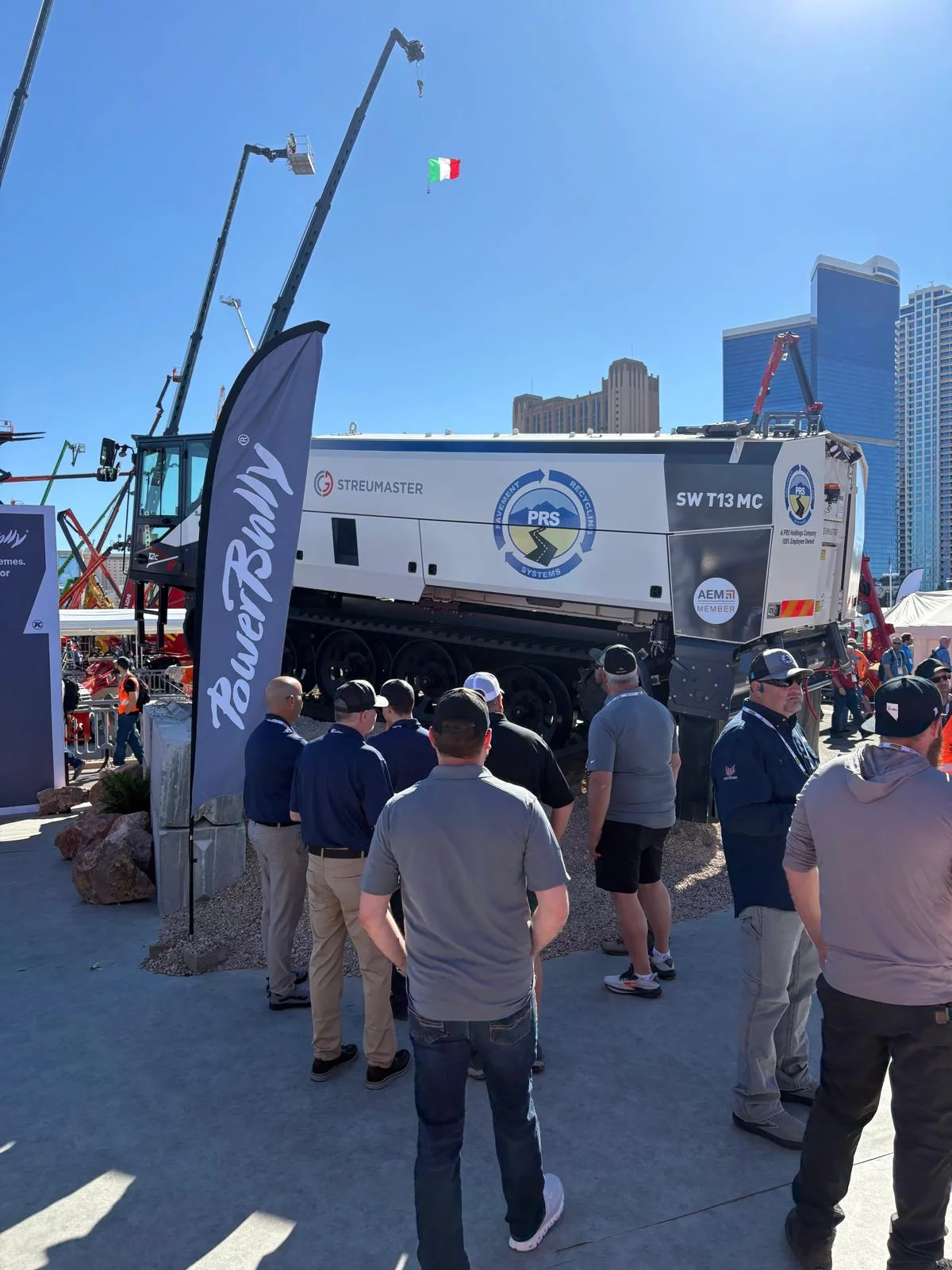 PowerBully 12C with Streumaster SW T13 MC shines at CONEXPO in Las Vegas