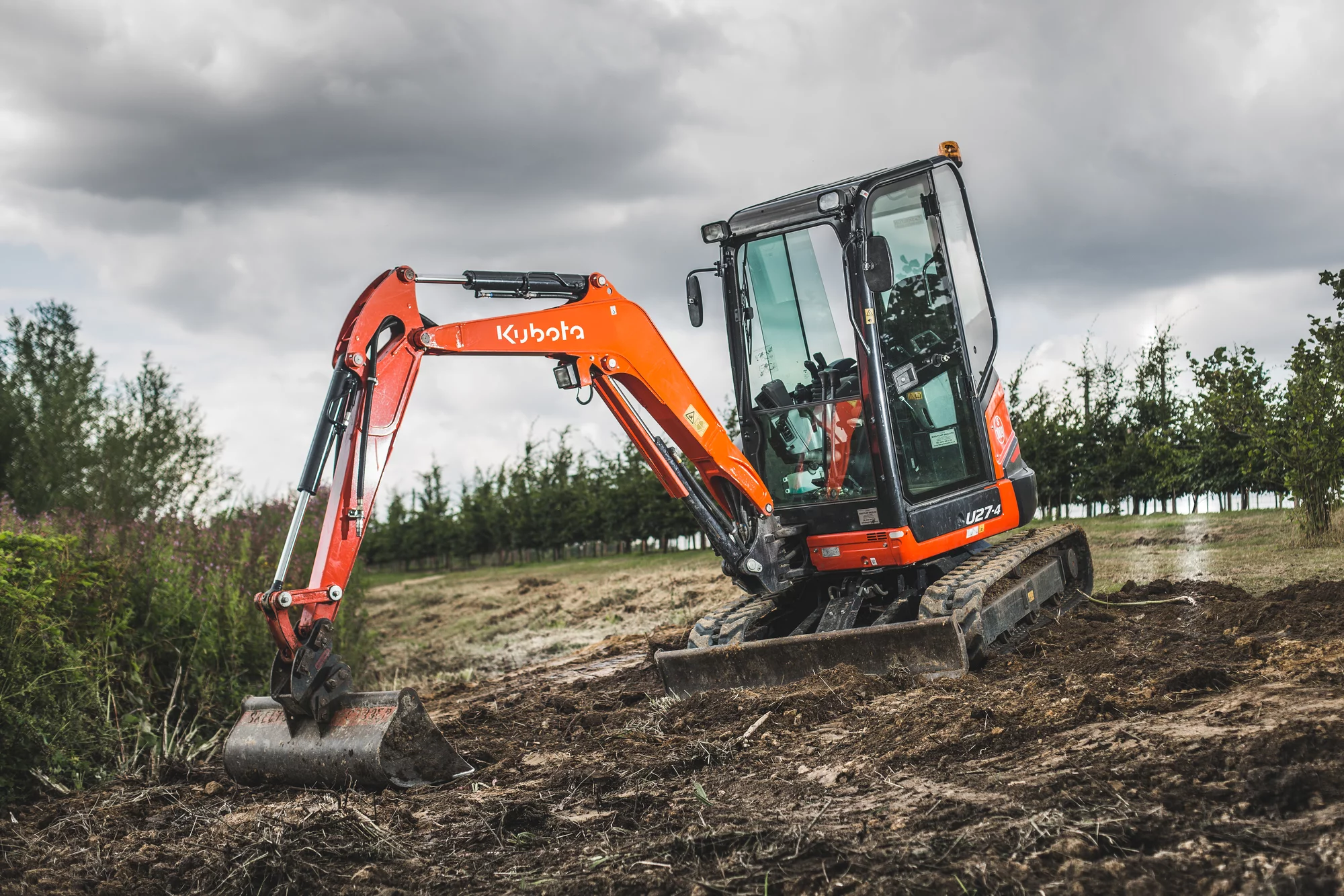 SUMMER SALE: Kubota U27-4 at rock-bottom prices!