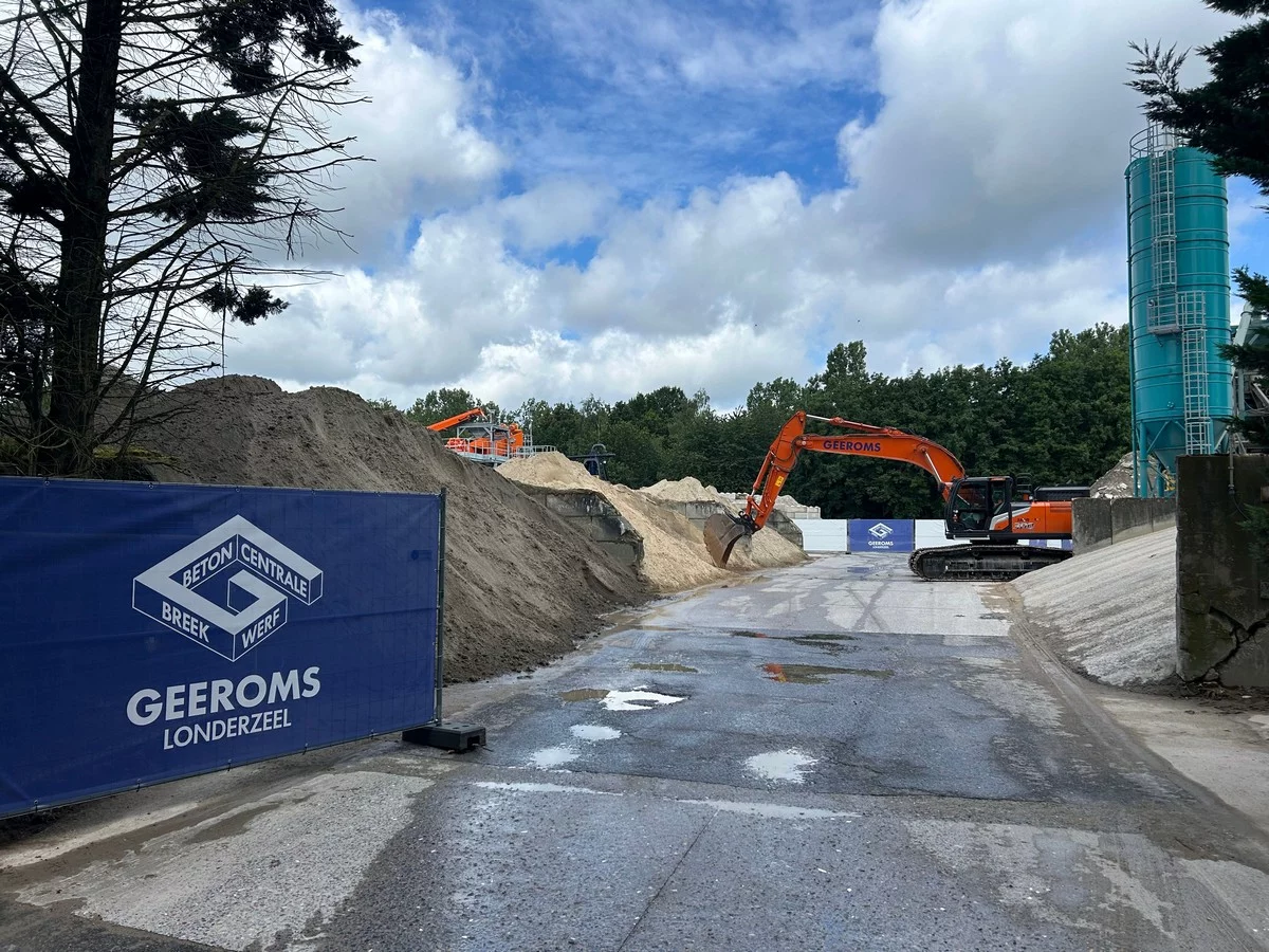 Geeroms Wegenbouw presents new washing plant for production of high-quality recycled aggregates