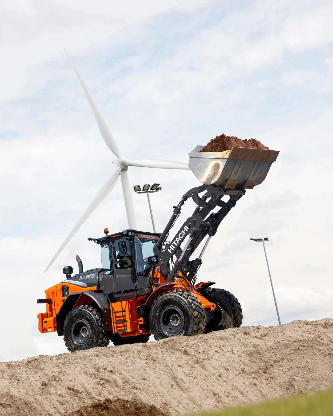 Profit now: special offers on Kubota and Hitachi machines