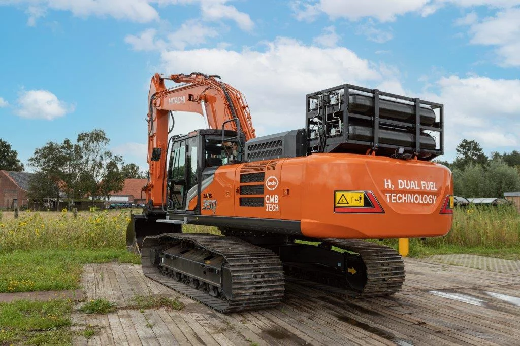 The world's first 37-tonne hydrogen excavator
