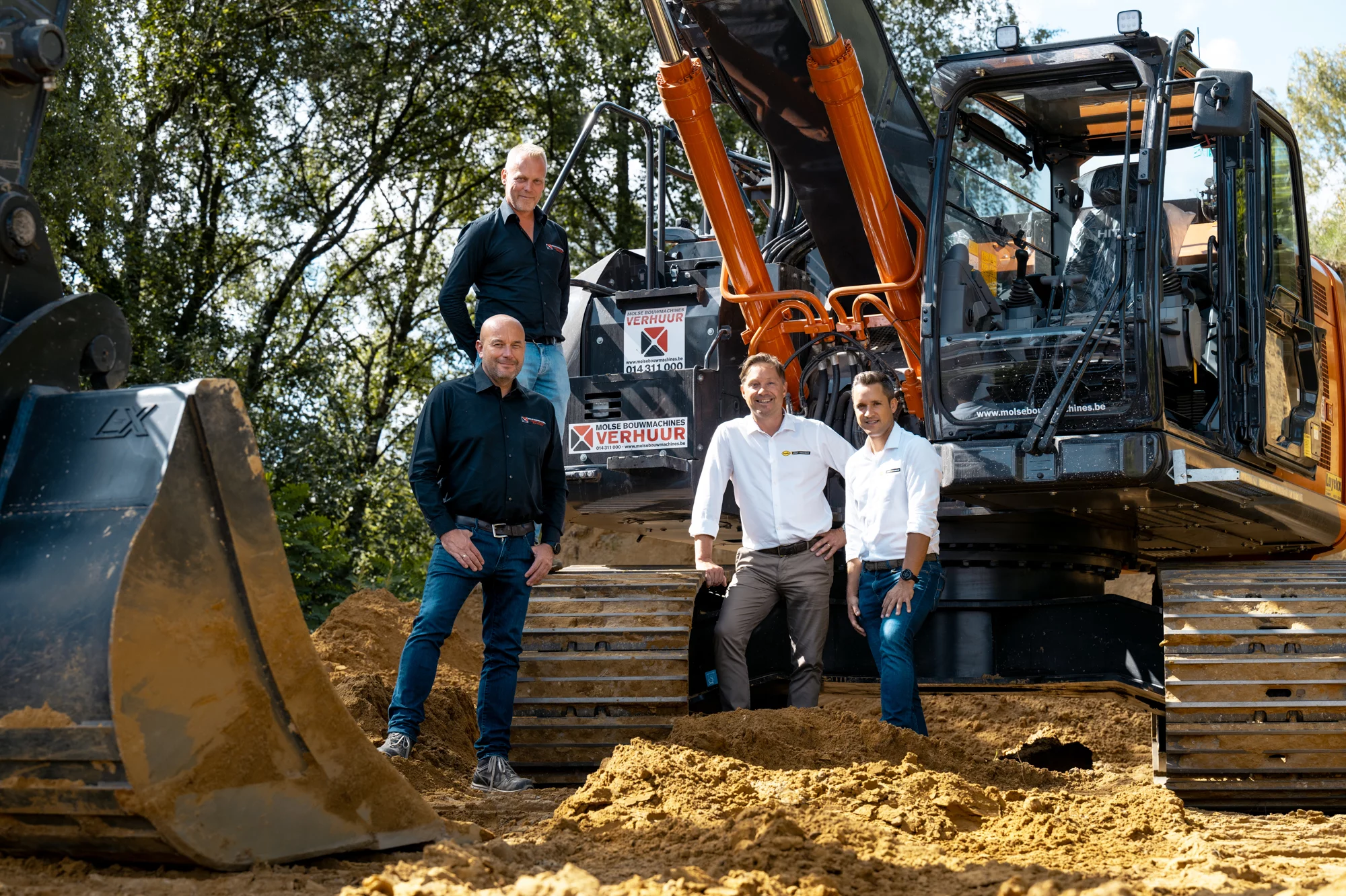 First Hitachi ZX375US-7-2P delivered to Molse Bouwmachines