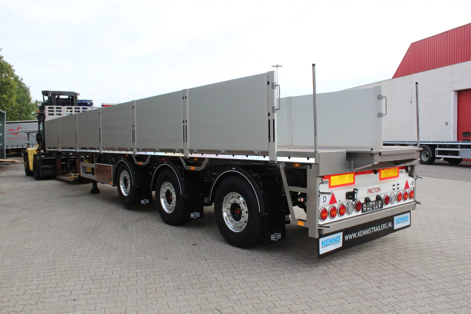 Luyckx and Pacton join forces for package deals