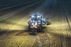 New Holland launches new T7 Heavy Duty at INTELLIGENT FARMING ALL_WAYS event