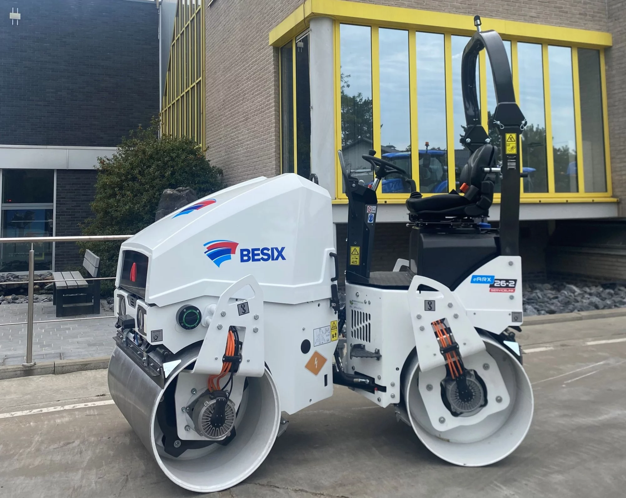 Belgian Scoop : Le premier rouleau Ammann électrique eARX 26-2 chez BESIX Infra