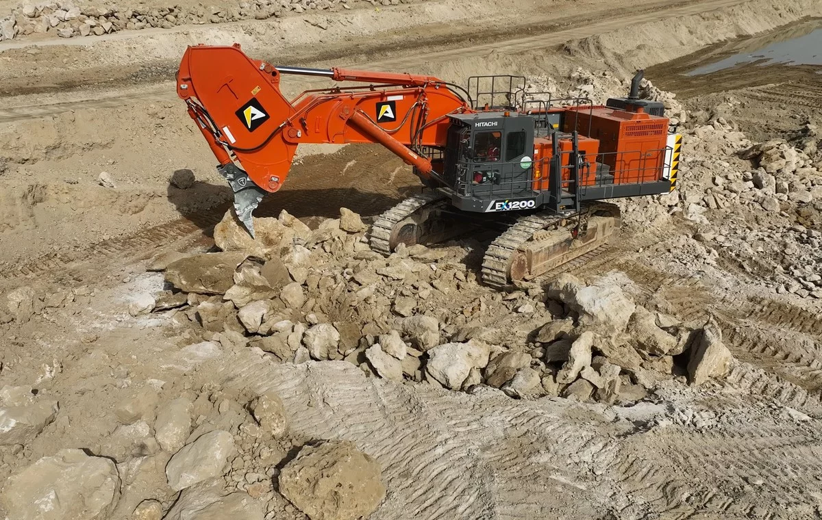 Un brise-roche Sunton pour Aertssen Machinery Services