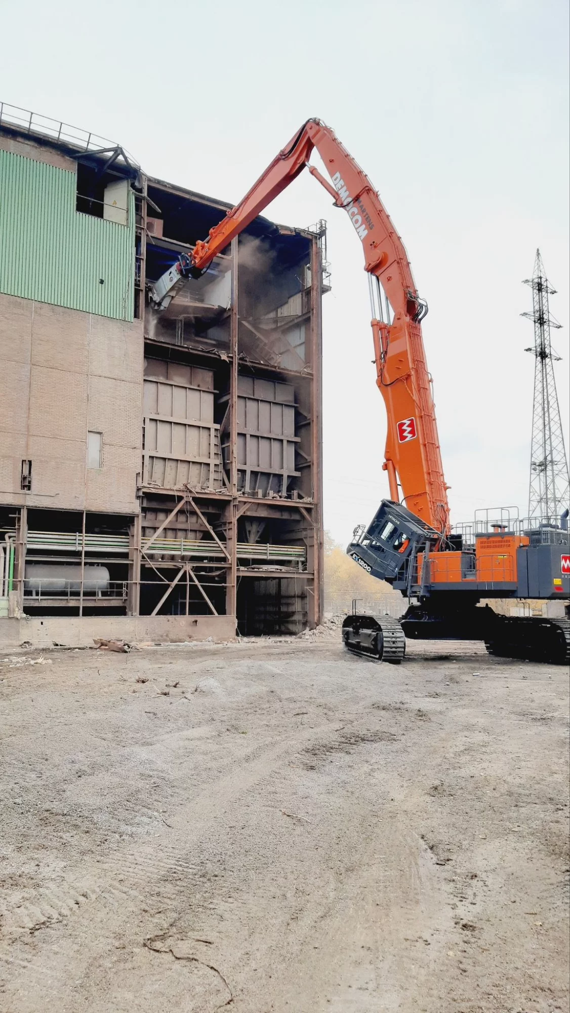 MARTENS DEMOCOM MET EN SERVICE L'EX1200-7 HIGH DEMOLITION