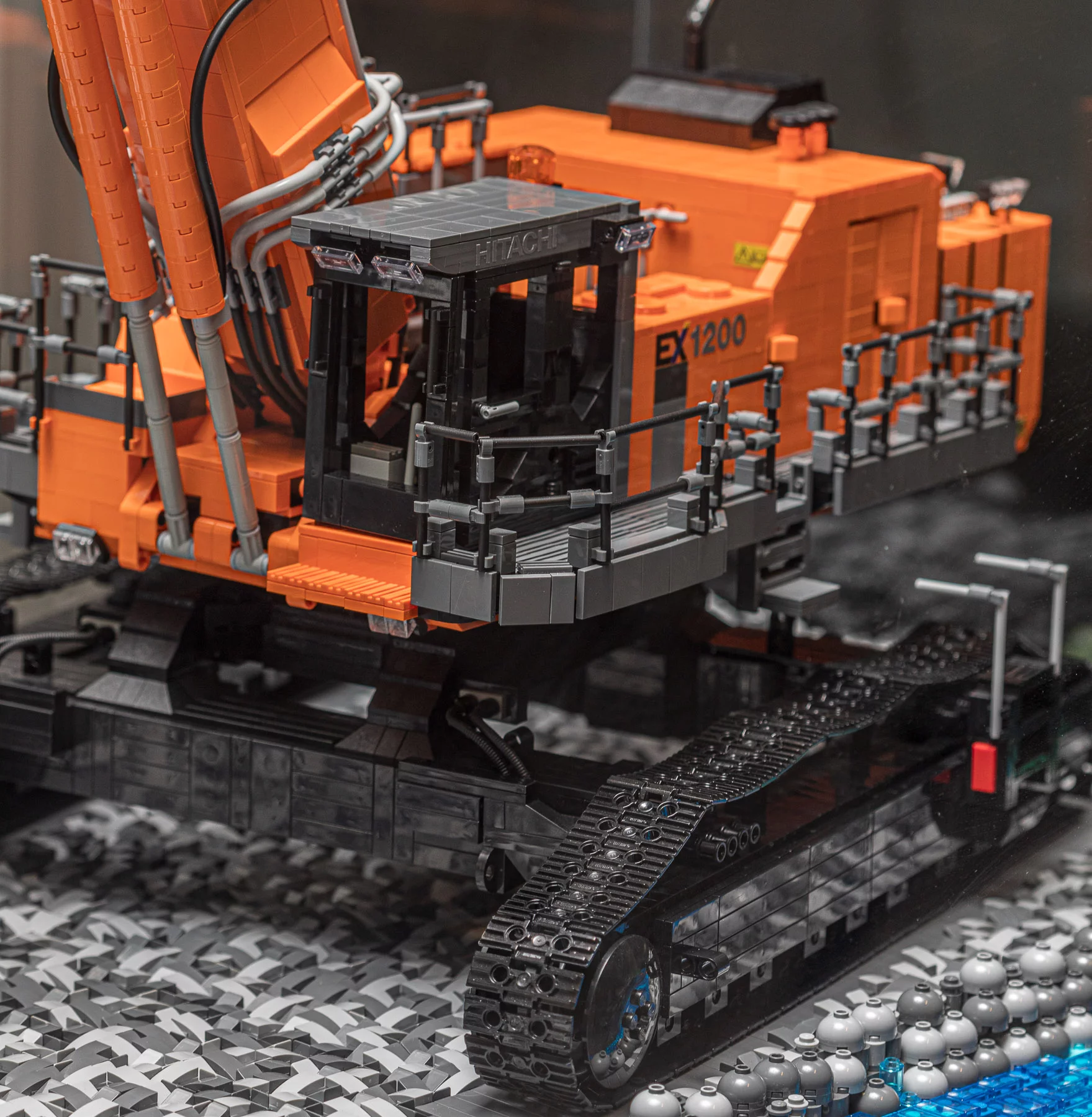 Modèle réduit Lego® EX1900 SL 40 mètres et EX1200-7 avec 2-piece boom