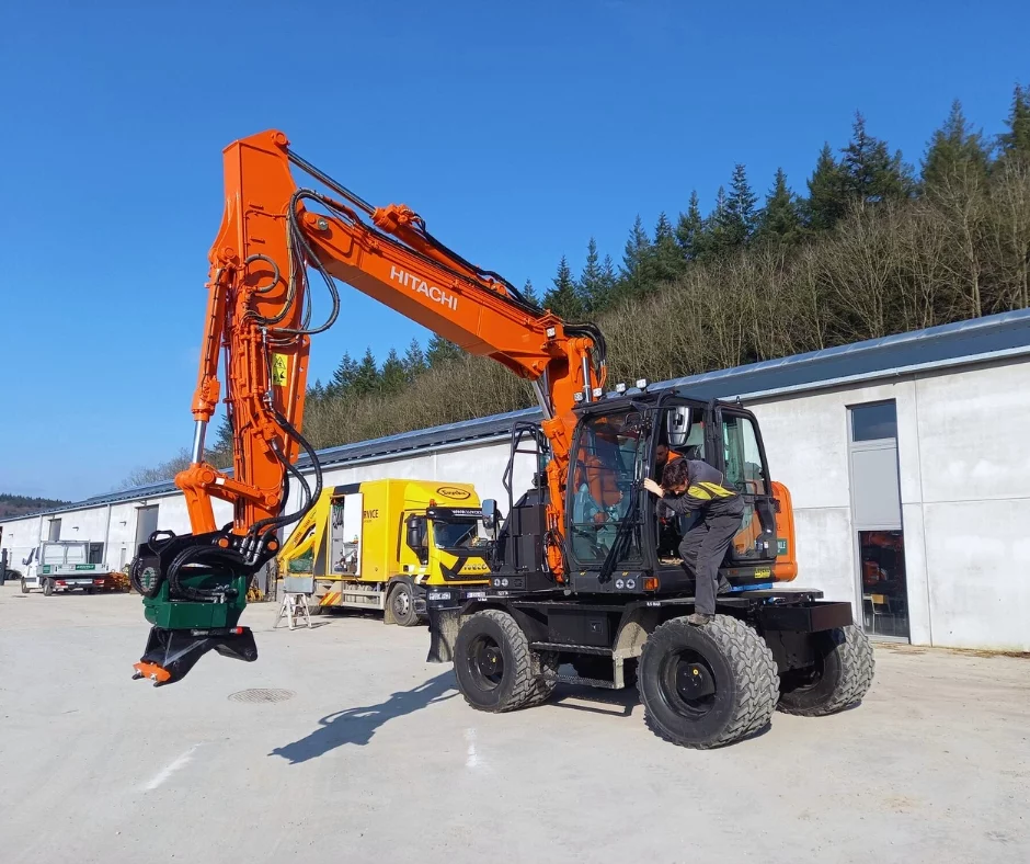 Entreprise Jerouville choisit la qualité : Hitachi ZX155W-7