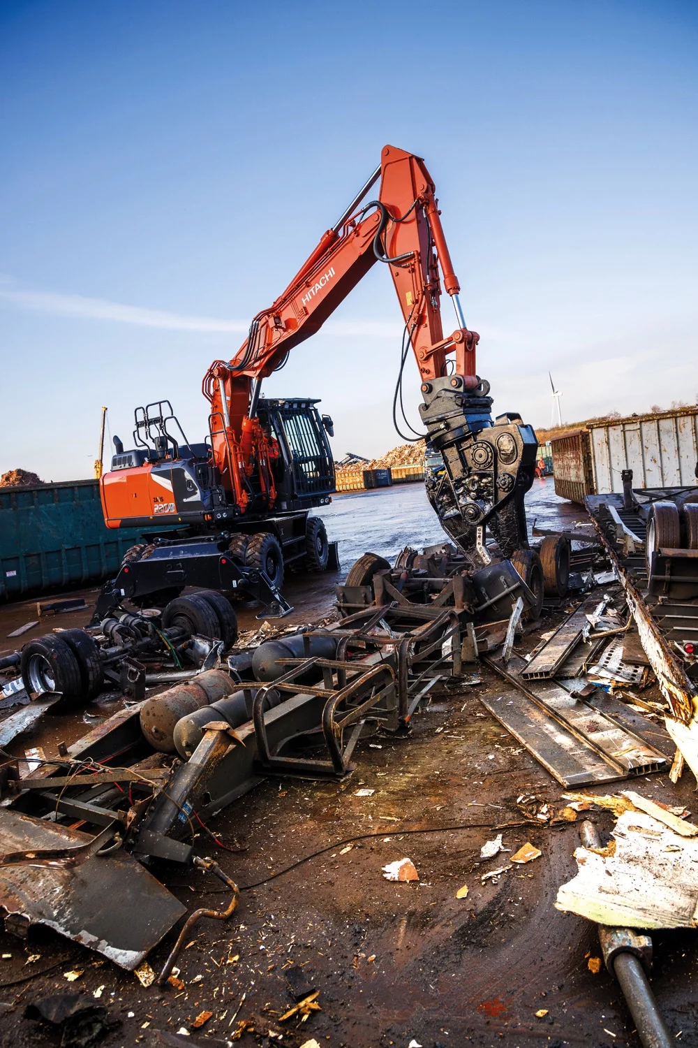 Hitachi dévoile le plus grand modèle de la série Zaxis-7 : ZX220W-7