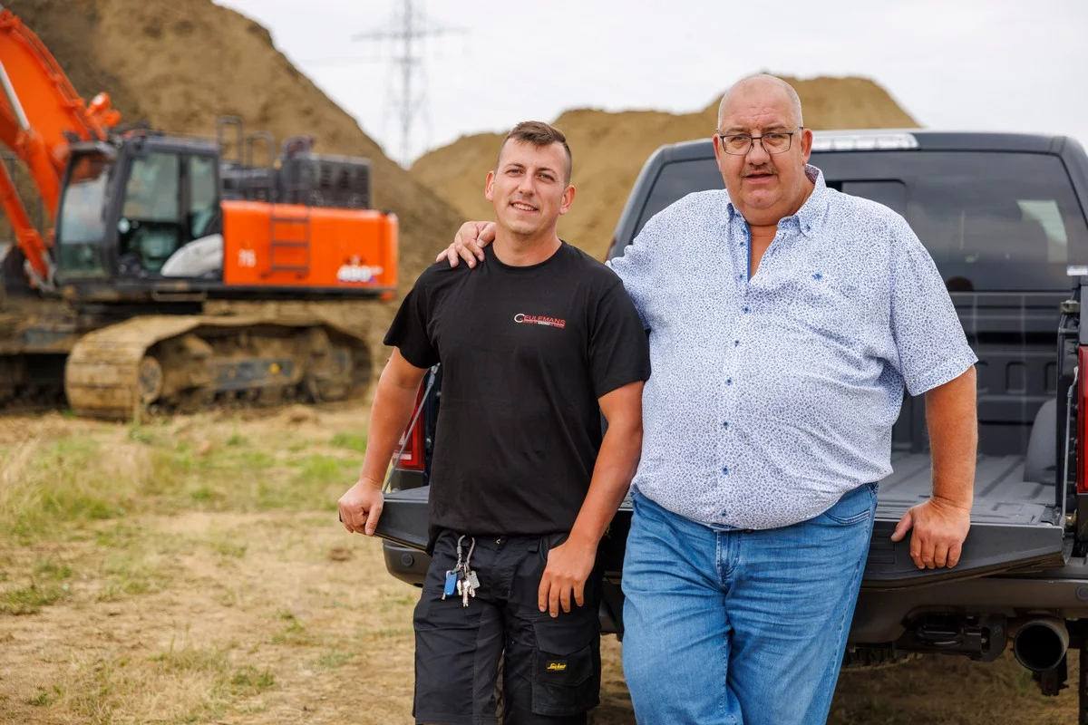Les grandes excavatrices Hitachi de Ceulemans contribuent à la protection contre les inondations