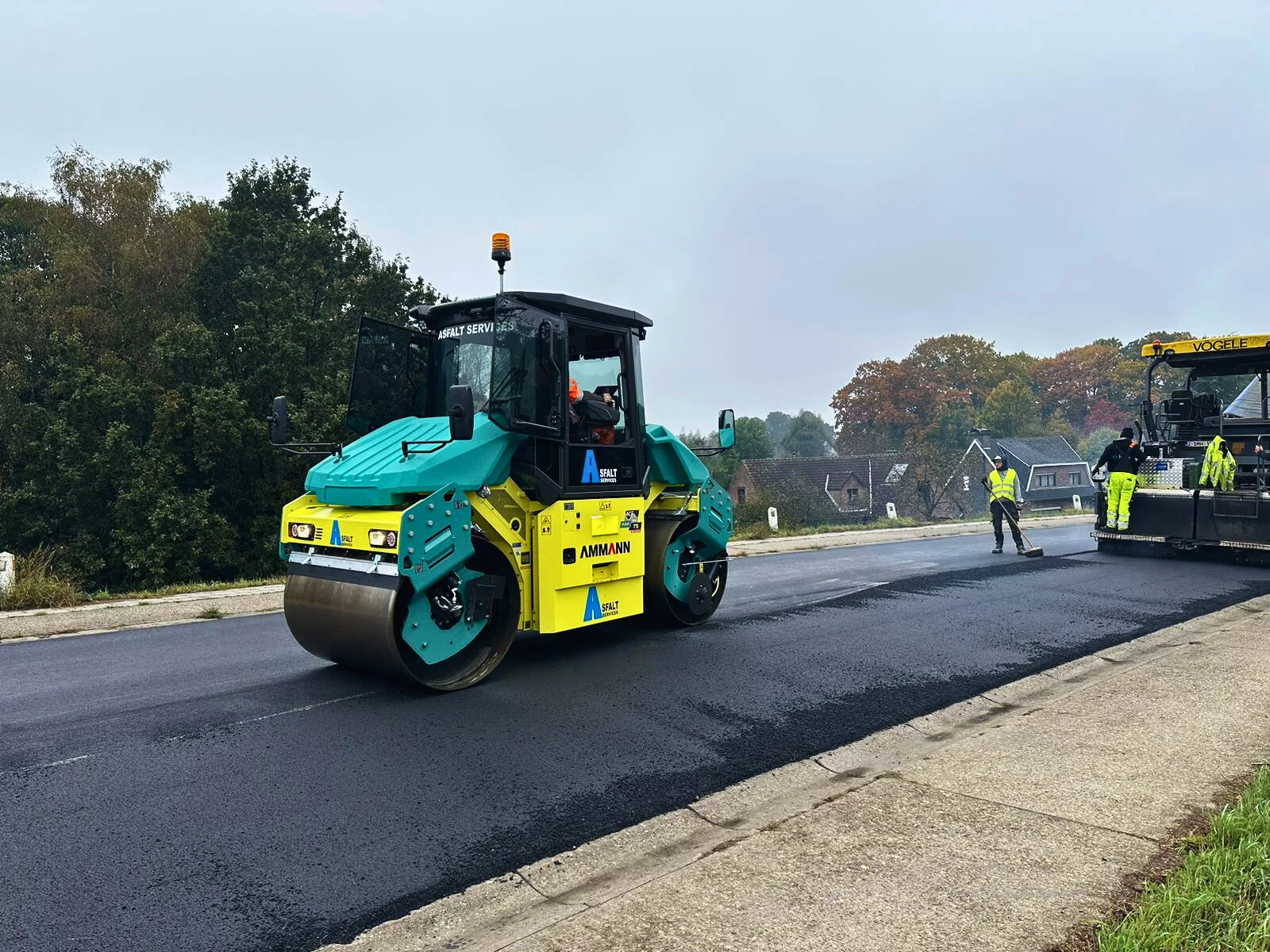 Rouleau Ammann ARP 75 pour Asfalt Services
