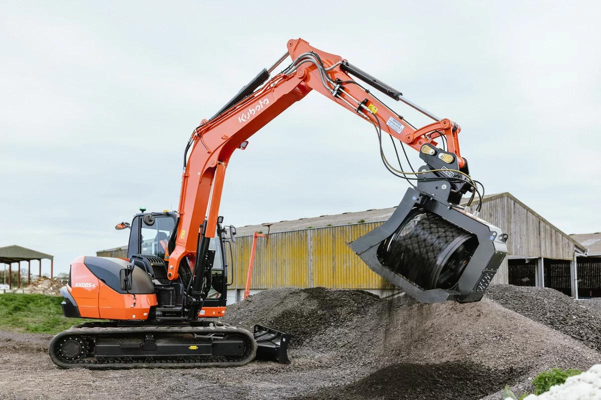 Kubota lance une midi-pelle de 8 tonnes de nouvelle génération