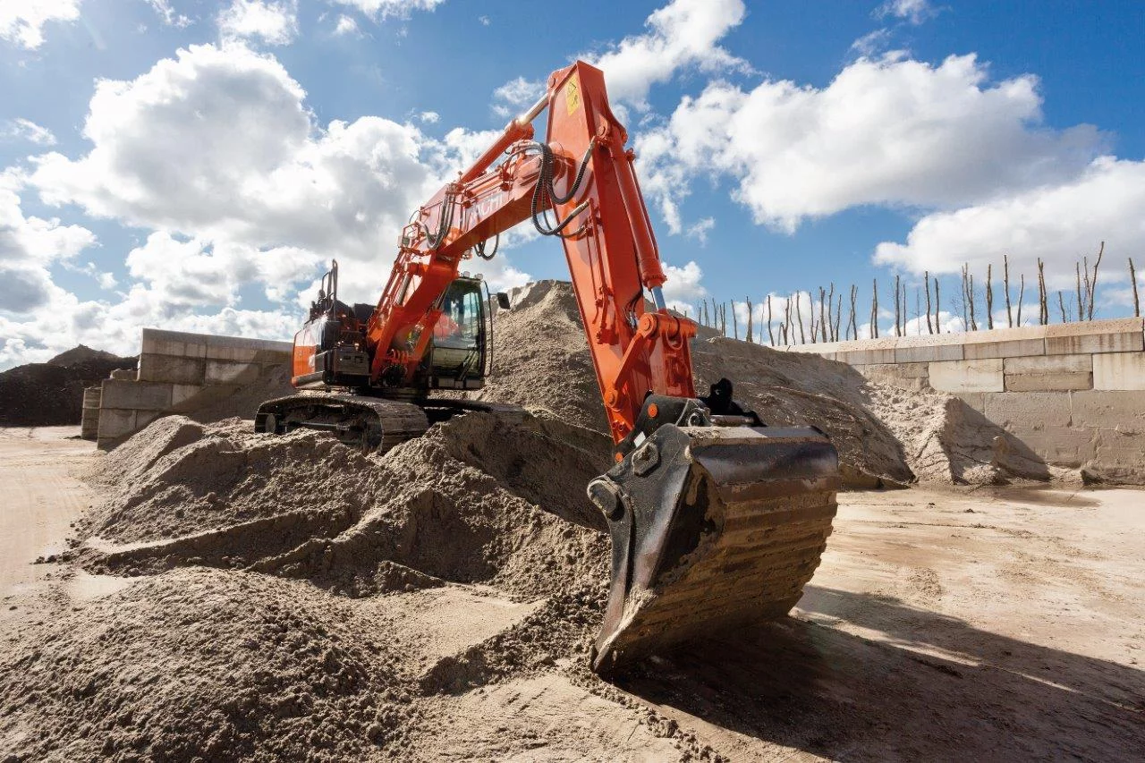 Optimisez votre temps de fonctionnement avec les Hitachi ZX160-7 et ZX180-7
