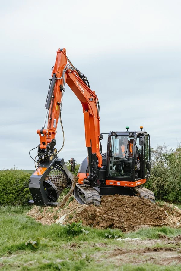 Kubota lance une midi-pelle de 8 tonnes de nouvelle génération