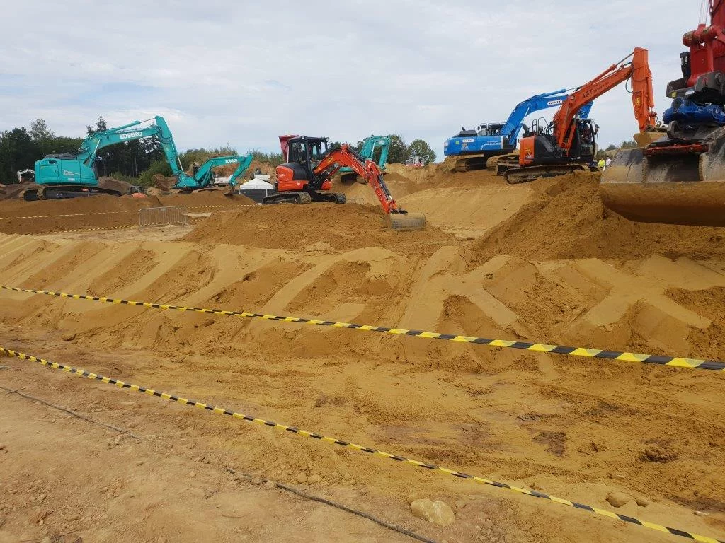 Oeuvre d'art lors des DemoDays avec HITACHI ZX140W-6