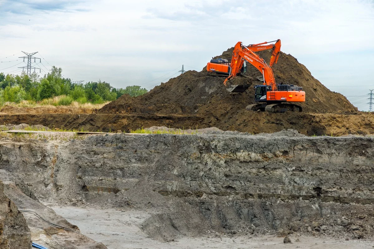 Les grandes excavatrices Hitachi de Ceulemans contribuent à la protection contre les inondations