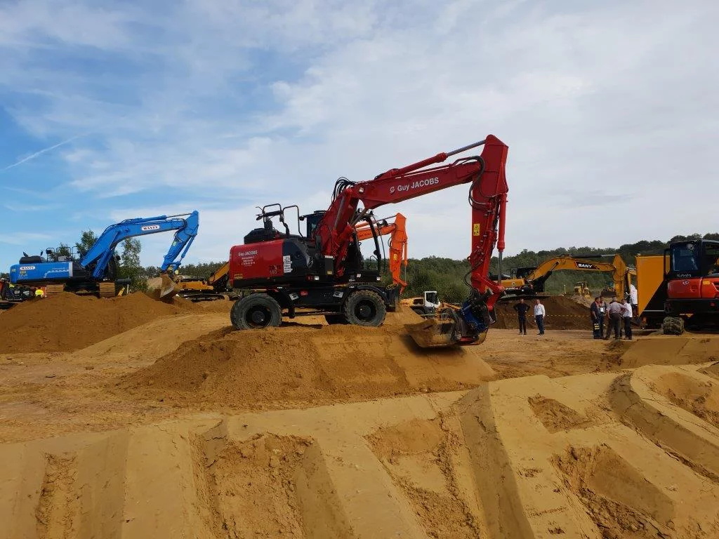 Guy Jacobs en final de le #excavatorhero2021 ?