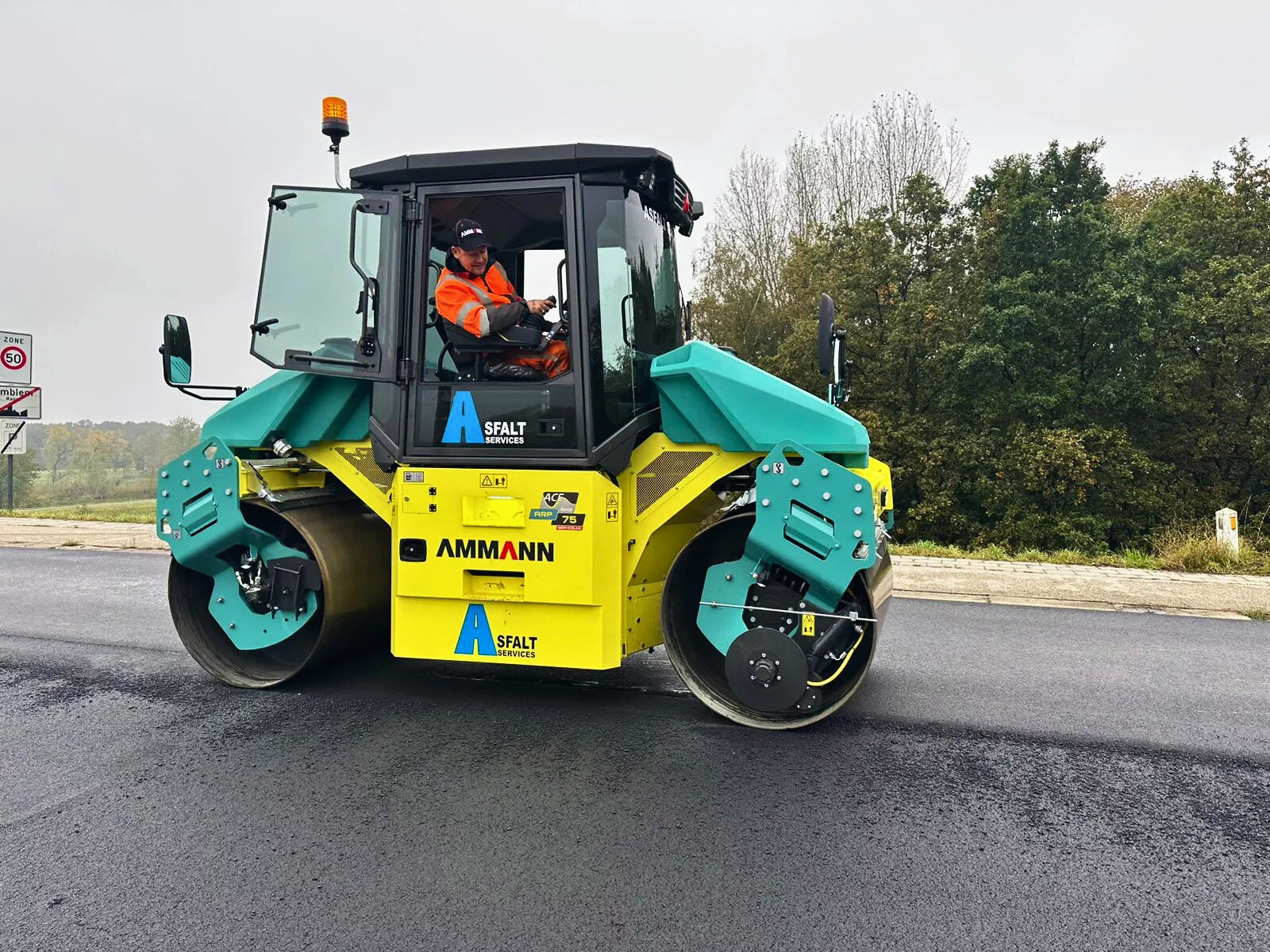 Rouleau Ammann ARP 75 pour Asfalt Services
