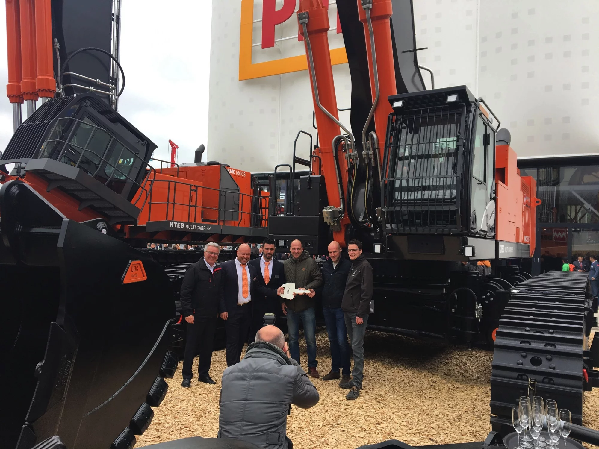 Connect with Hitachi à BAUMA