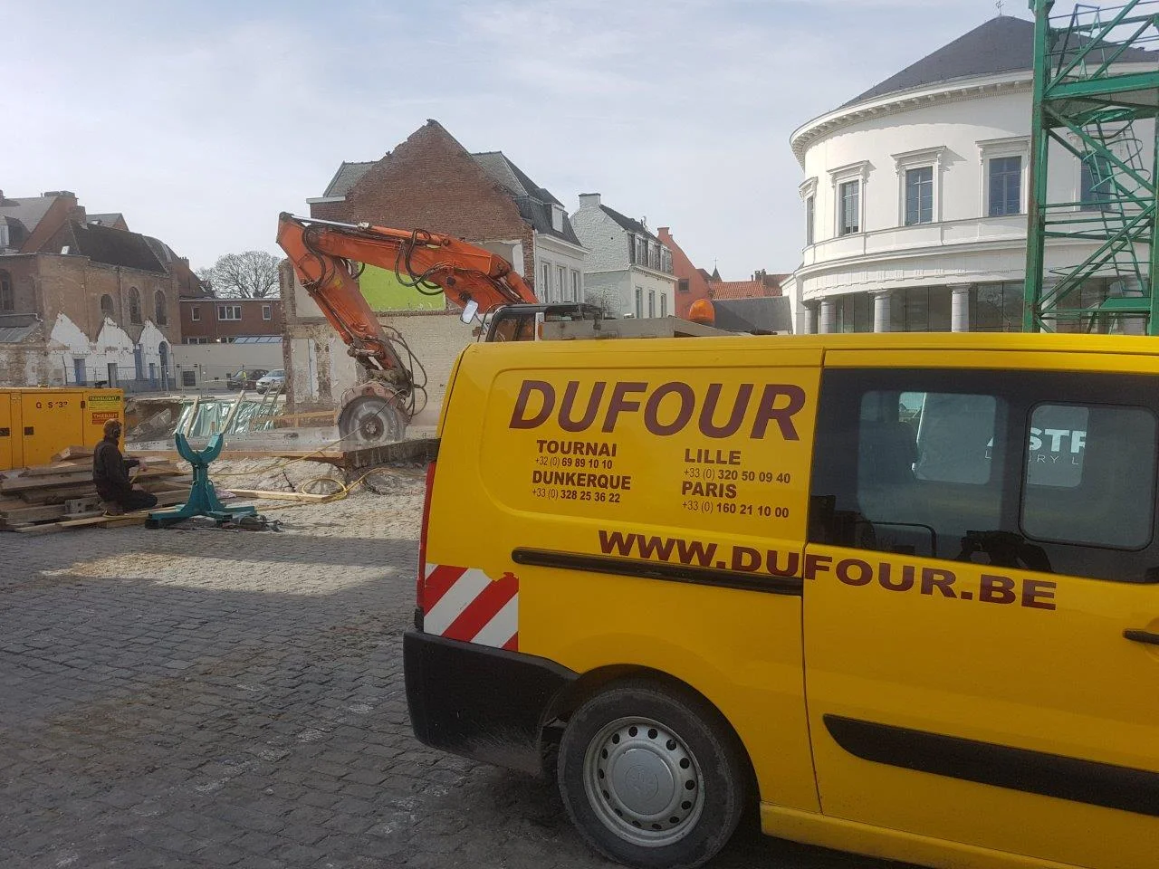Dufour sloopt gewapende betonnen fundatie in recordtijd