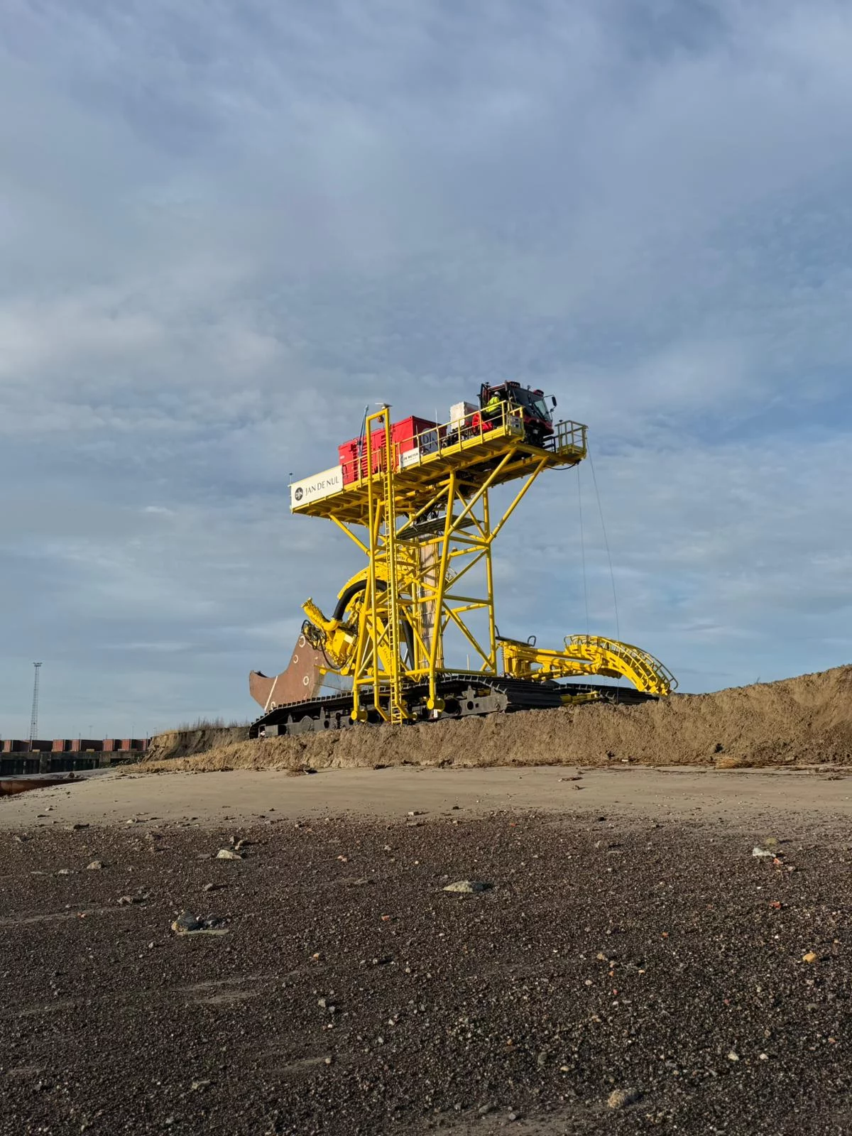 Luyckx integreert PistenBully en machinesturing op Jan De Nul’s Sunfish kabeltrencher