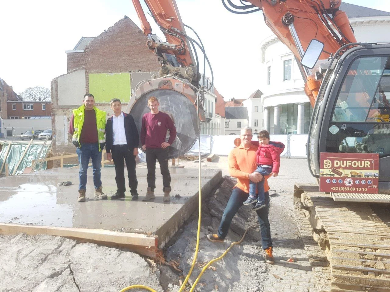 Dufour sloopt gewapende betonnen fundatie in recordtijd