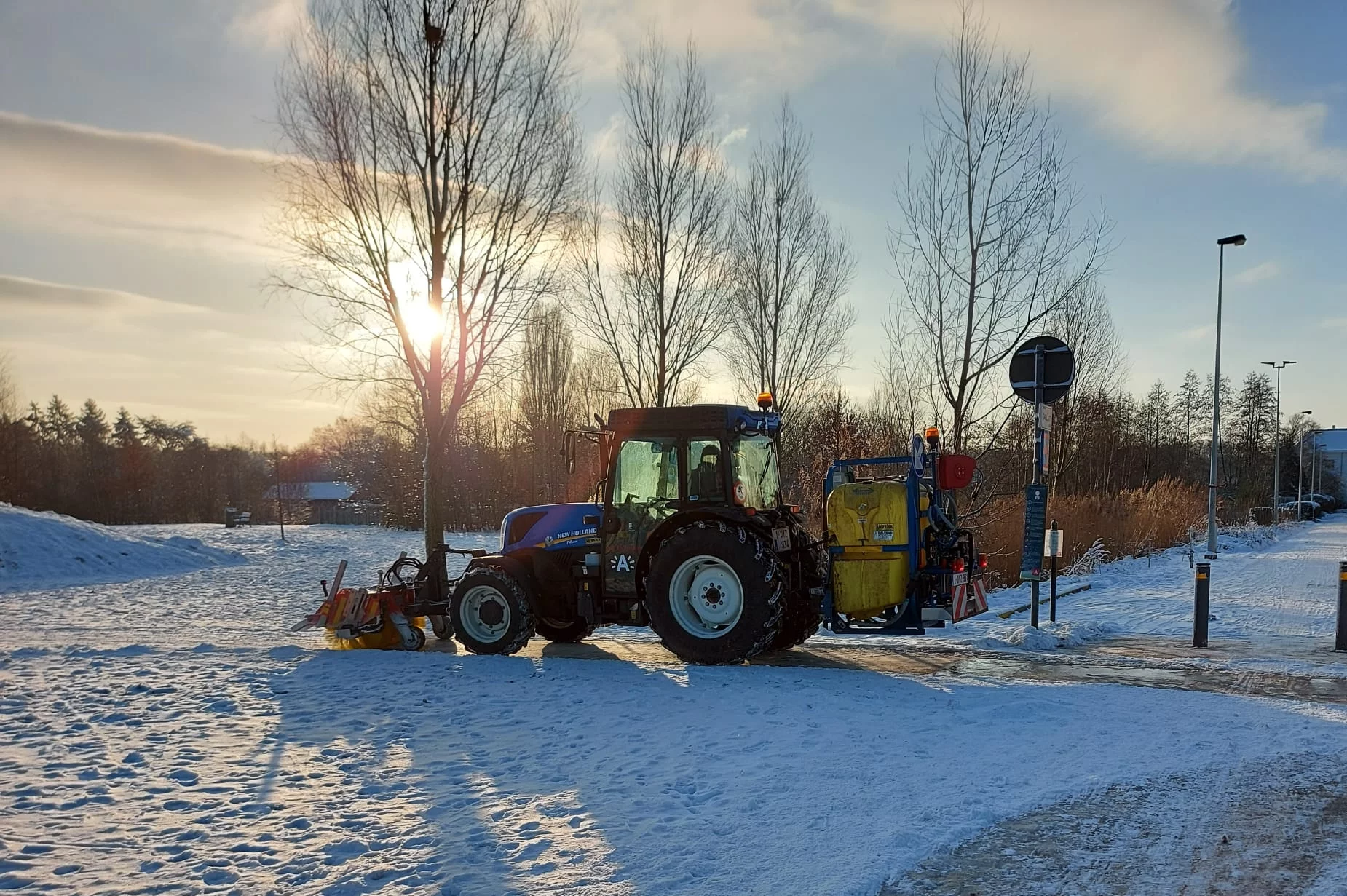 Winterdienst Stad Antwerpen met 13 New Holland tractoren
