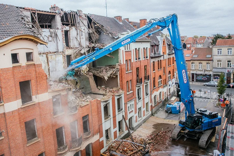 Luyckx levert Hitachi ZX490LCH-6 STC HRD sloopkraan aan Wanty