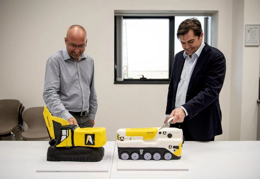 Levering van 6 nieuwe Hitachi wielladers ZW310 voor Aertssen Machinery Services