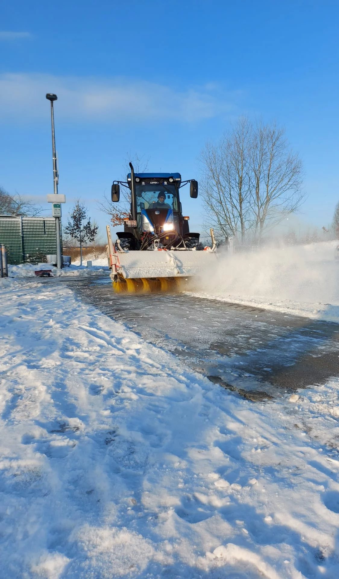 Winterdienst Stad Antwerpen met 13 New Holland tractoren