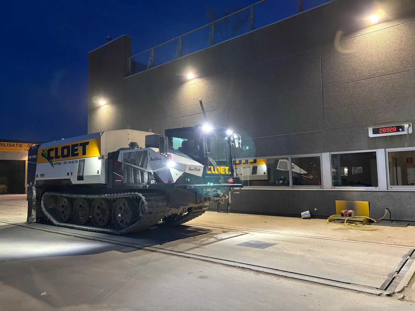 Eerste PowerBully 12C met Streumaster geleverd aan Cloet