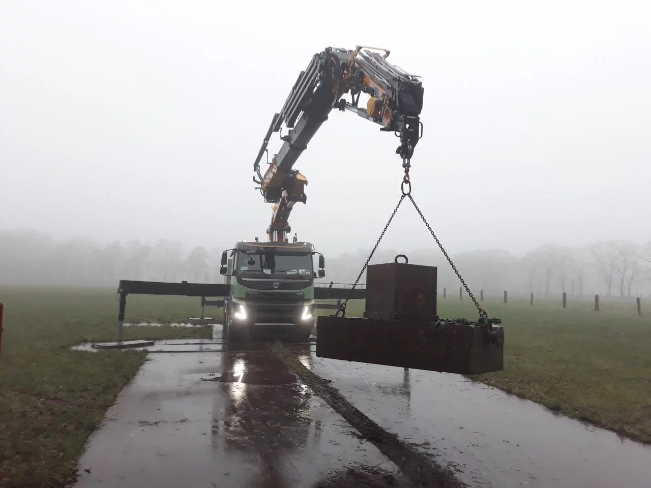Oplevering van EFFER 955-8S + JIB 6S met V-Stab (360° stabiliteit)