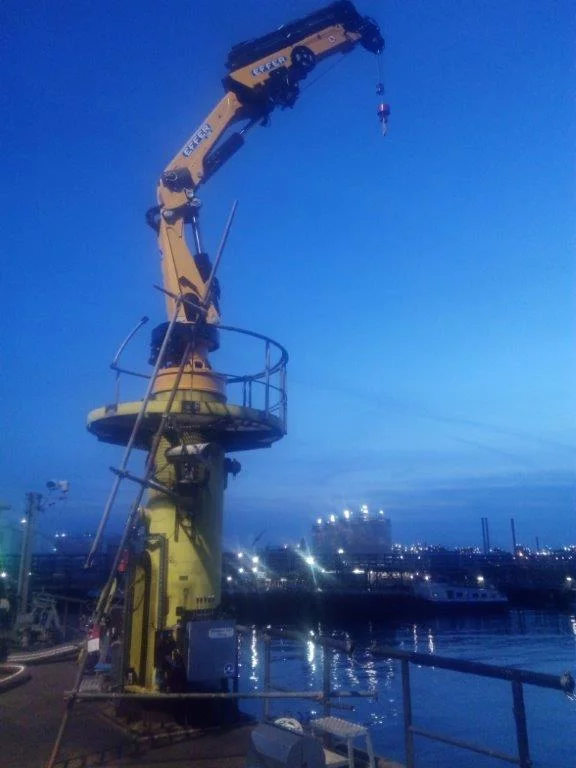 Twee nieuwe Effer marine kranen voor Oiltanking Stolthaven Antwerp NV