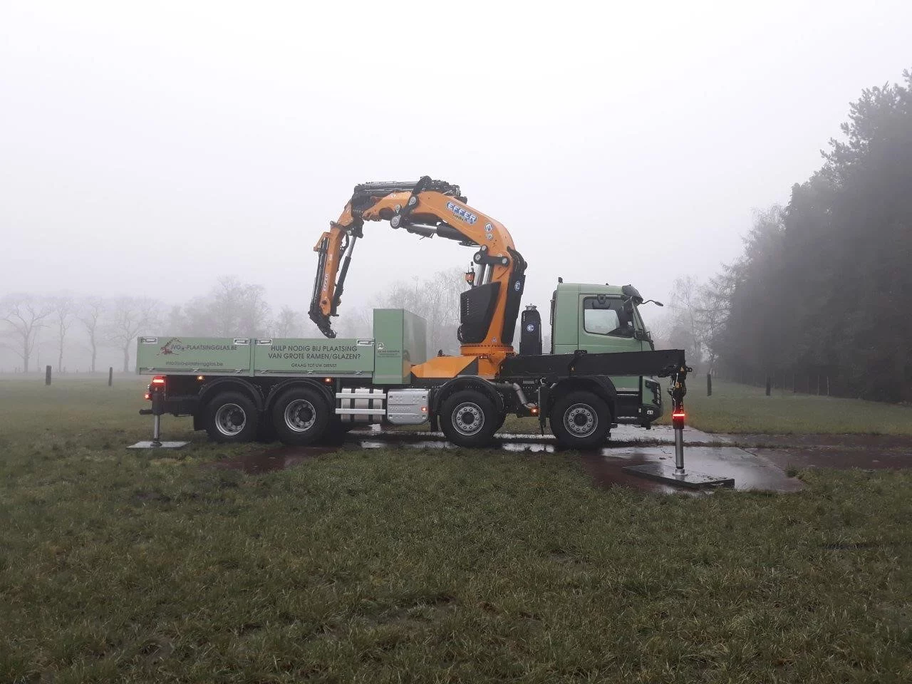 Oplevering van EFFER 955-8S + JIB 6S met V-Stab (360° stabiliteit)
