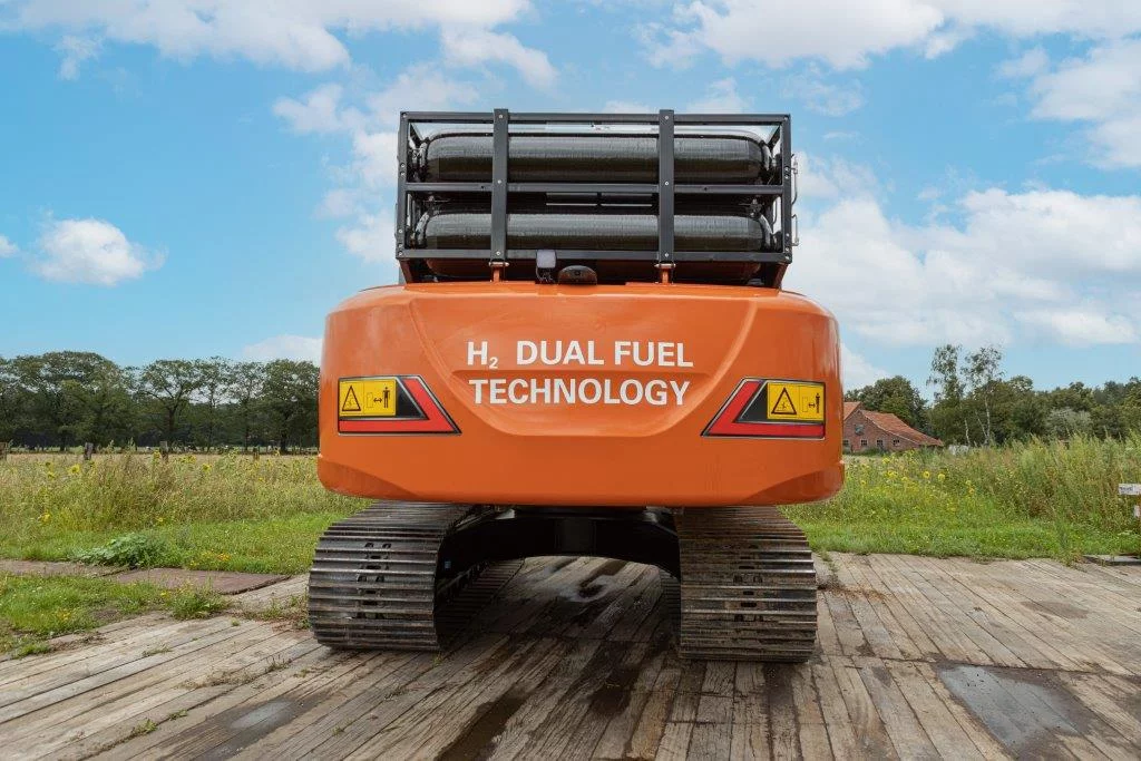 Avant-première Hitachi ZX350LC-7 Dual Fuel