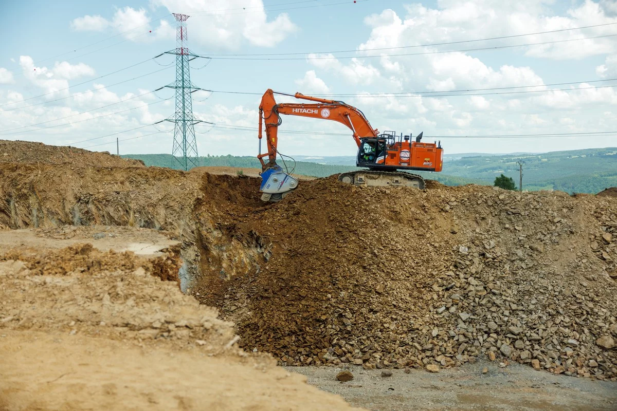 Jan De Nul zet nieuwe Hitachi ZX690LCH-7 in in België