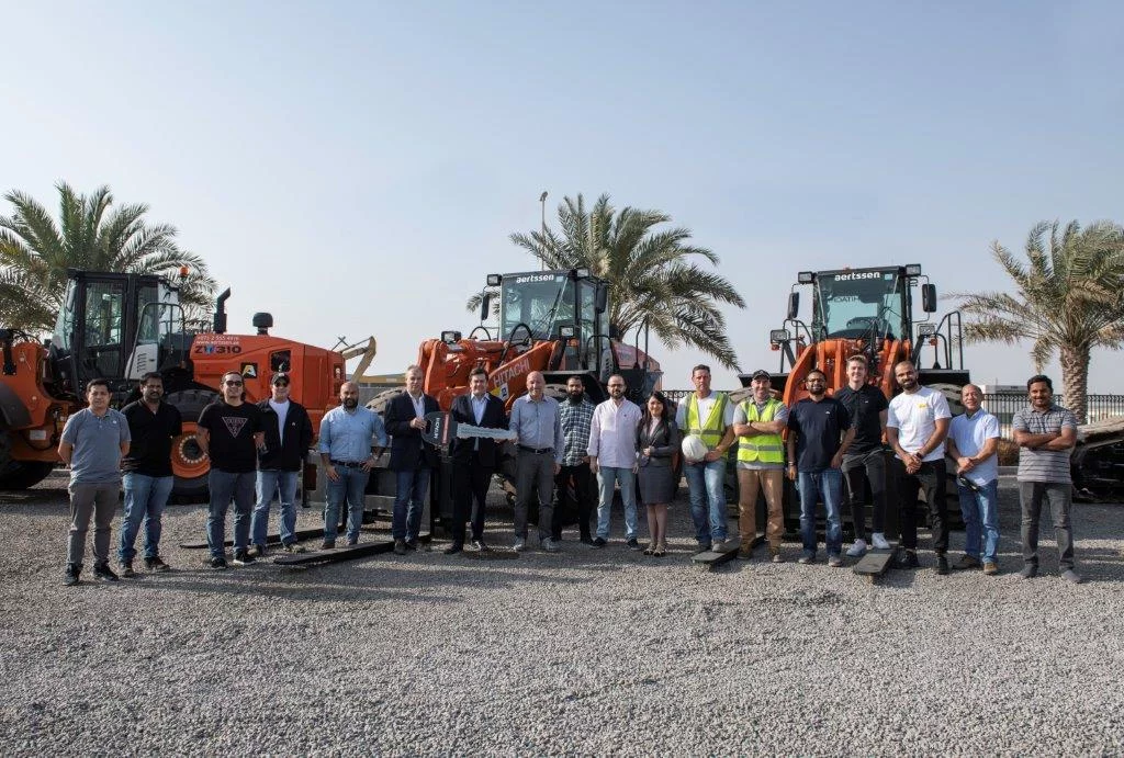 Levering van 6 nieuwe Hitachi wielladers ZW310 voor Aertssen Machinery Services