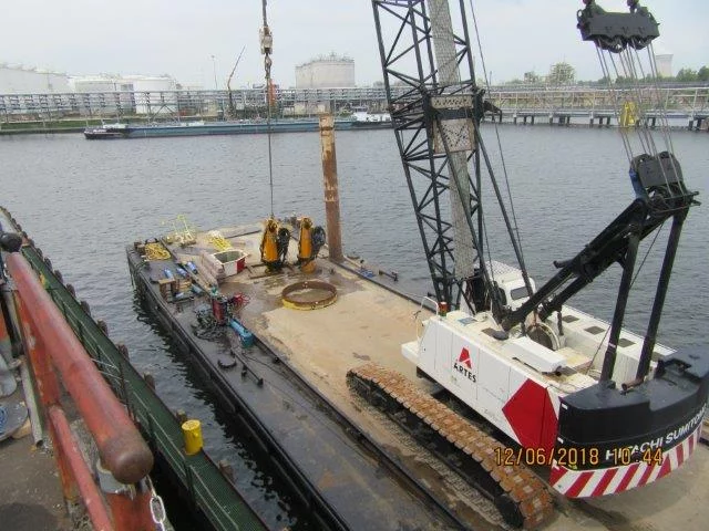 Twee nieuwe Effer marine kranen voor Oiltanking Stolthaven Antwerp NV