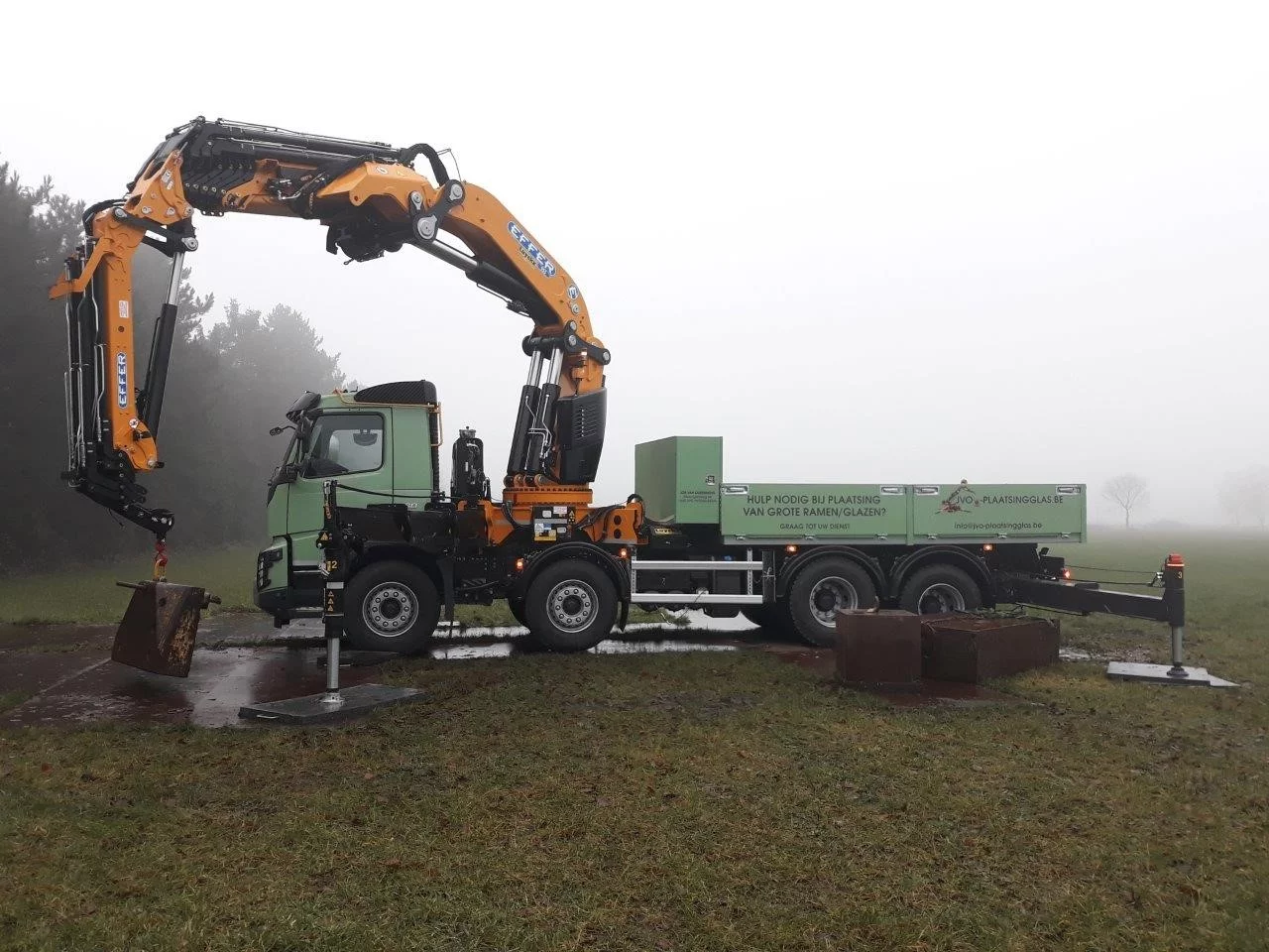 Oplevering van EFFER 955-8S + JIB 6S met V-Stab (360° stabiliteit)
