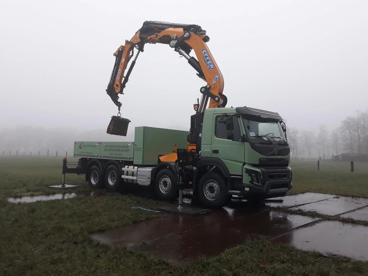 Oplevering van EFFER 955-8S + JIB 6S met V-Stab (360° stabiliteit)