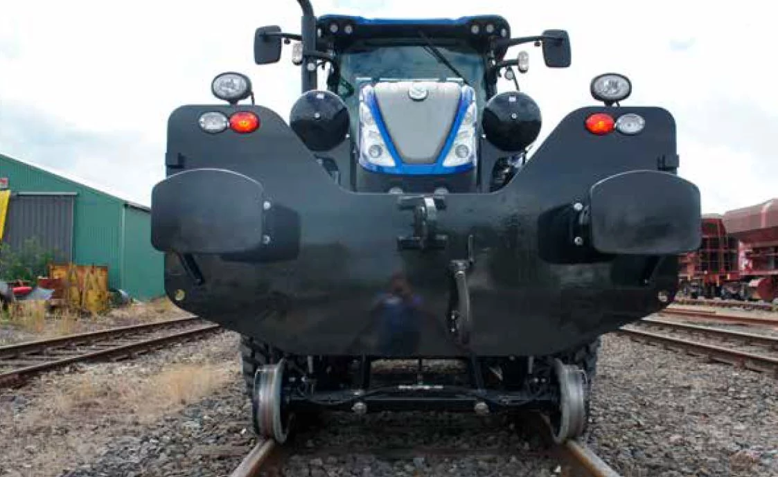 Trekker op het spoor - de NEW HOLLAND Locotractor